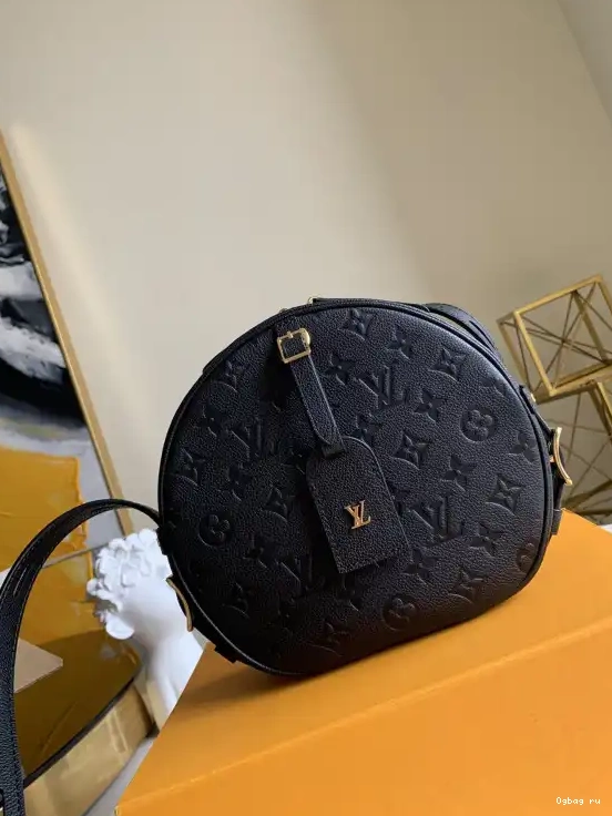 CHAPEAU LOUIS MM BOITE SOUPLE VUITTON 0627